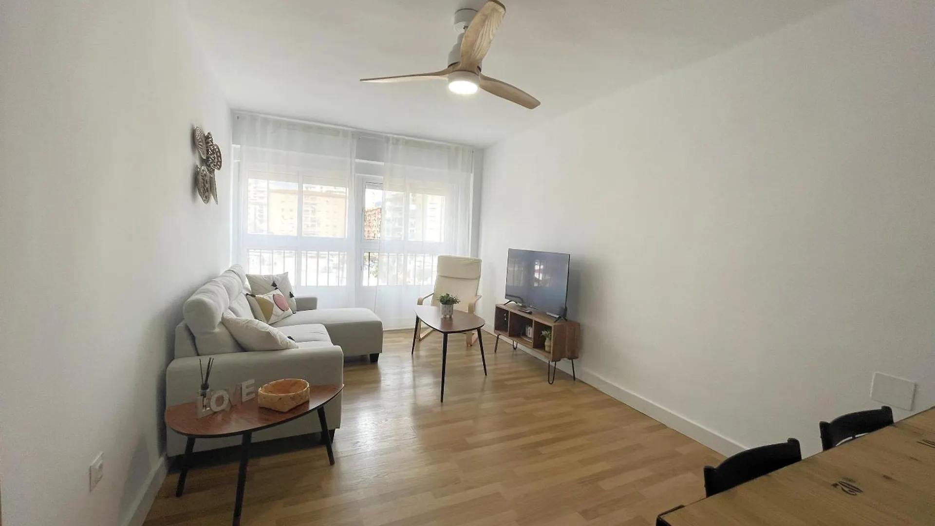 Apartment Calu Homes A 5 Minutos De La Estacion Del Tren Malaga